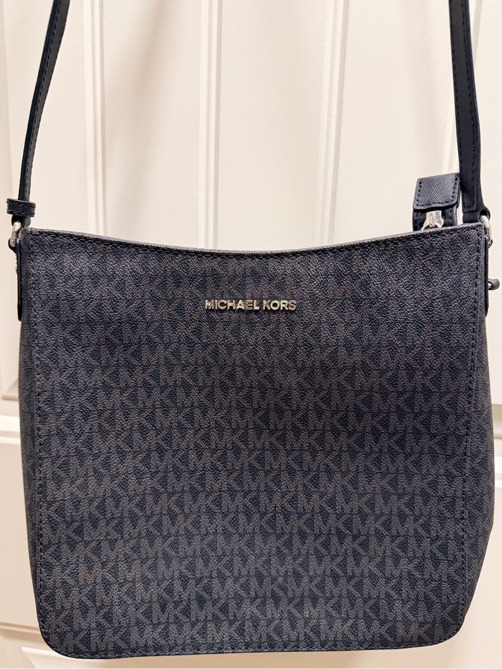Michael Kors Jet Set Travel Large Logo Messenger Bag Crossbody Black Grey